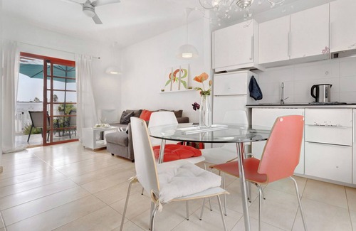 Sonnenland Apartment | Vacation Property 'Bungalow Aloe Dunas 2' with Shared Pool, Private Terrace and Fast Wi-Fi