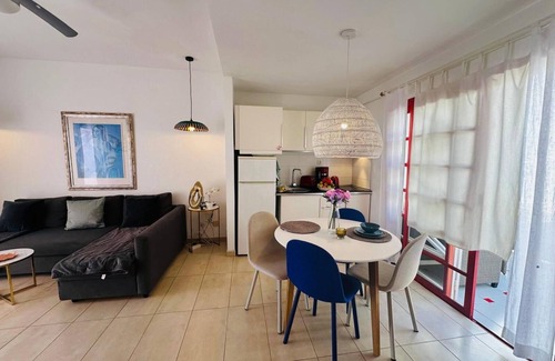 Sonnenland Apartment | Vacation Property 'Bungalow Aloe Dunas 2' with Shared Pool, Private Terrace and Fast Wi-Fi