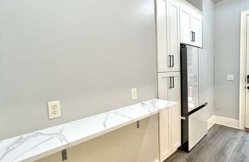 Sugar Hill House | Vacation Resort: Heated Pool, Spa, Gym, Kitchen, Laundry, in Tranquil Setting