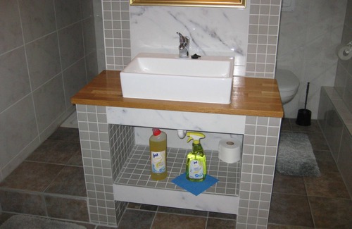 Neverin Apartment | Vacation room (3) Distance to the A20 8 minutes, to Neubrandenburg 10 minutes