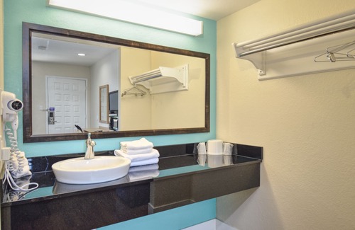 Buttonwillow Hotel | Vagabond Inn Buttonwillow North I-5