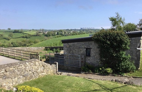 Llancarfan Cottage | Vale of Glamorgan - Cottage - Sleeps 4 - Parking