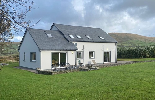 Bothar Bui House | Valentia View Holiday Home
