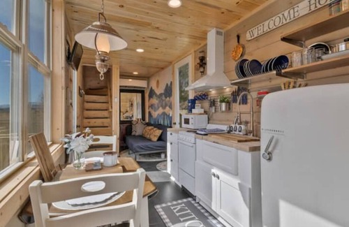 Wiley House | Valhalla Sky Suite at Hisaw Gap