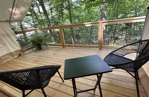 Cuyahoga Falls RV Rental | Valley Overlook, in heart of Cuyahoga Valley National Park - Glamping Tent S1