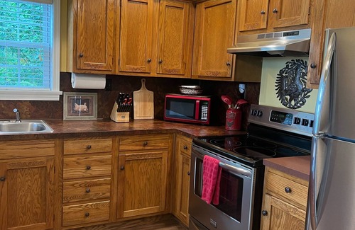 Perrysville House | VALLEY VIEW COTTAGE Secluded Mohican Area, Treehouse, Pizza Oven, Pond