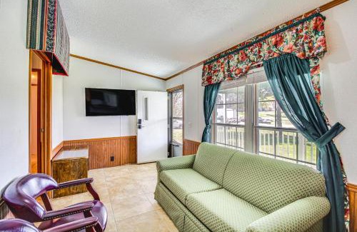 Bridgeport House | Valley View Lodge Rural Home in Bridgeport!