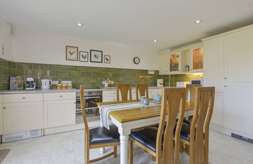 Hele Cottage | VALLEY VIEW, pet friendly, character holiday cottage in West Down