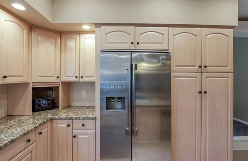 Lancaster Villa | Valley View Villa: Indoor pool, Basketball court, and theater room