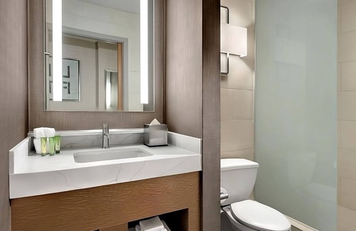 Gateway District Hotel | Value Accommodation! 2 Great Units, Pool, Casino, Onsite Parking, Game Room!