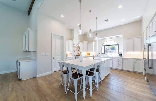 Lake Havasu City Villa | Vanderpump Rules! Lake Havasu Luxury Villa w/Pool, Hot Tub + Guest House