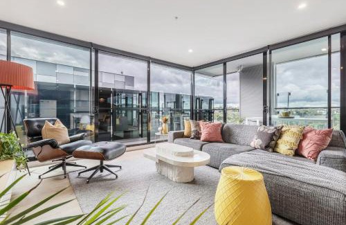 Abbotsford House | VAQUAY Belladonna In Abbotsford