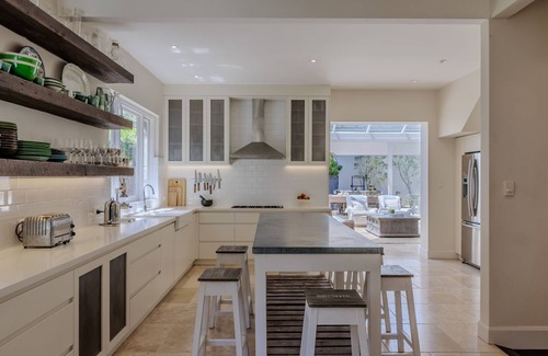 Vaucluse House | Vaucluse Hamptons - Perfectly positioned with Sydney Harbour Views