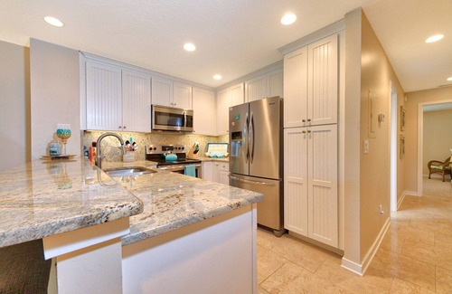 Butler Beach Condo | VDP 59 - Relax and enjoy your vacation in this Gold-rated condo overlooking the pool.