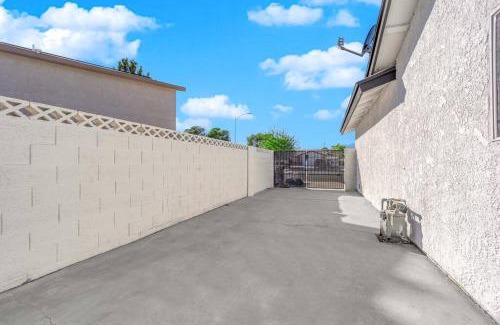 Las Vegas House | Vegas Bliss near The Strip - Pet & Family Friendly