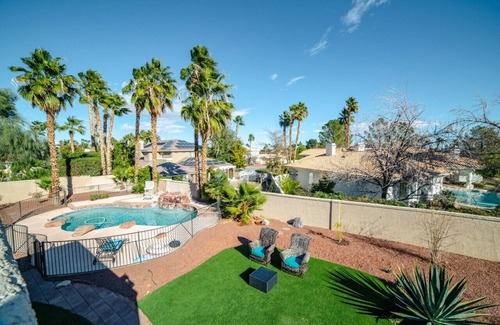 Canyon Gate House | Vegas Oasis 15 min strip - Spacious 4 BR 3.5BA Sleeps 14