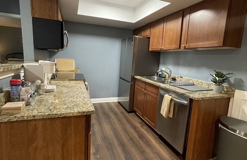 Las Vegas Condo | Vegas Resort 2-Bed Condo walking distance to Casinos (Ideal for Long Stays)