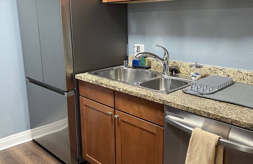 Las Vegas Condo | Vegas Resort 2-Bed Condo walking distance to Casinos (Ideal for Long Stays)