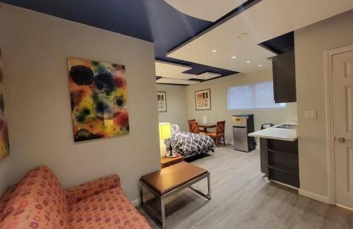 Paradise House | Vegas Unit A Charm to Remember Love of Vegas