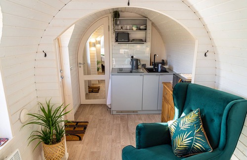 Arnold Cottage | Veiko - Mayflower Meadow