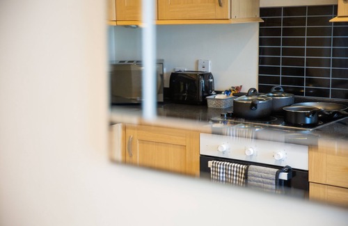 Hoddesdon Apartment | Velvet 1-bedroom Apartment With Balcony, Hoddesdon