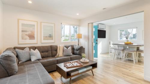 Santa Ana Heights House | Velvet Sand II by AvantStay Steps to Newport Beach