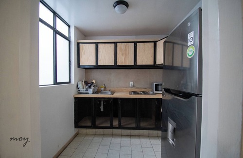Leon House | Venator House Moral
