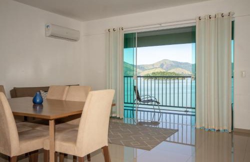 Caieira Apartment | Venha curtir essa maravilha! Frente para o mar!