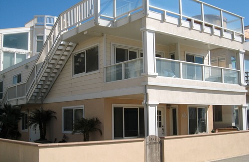 Venice House | VENICE BEACH FRONT LUXURY!ASK ABOUT LAST MINUTE DISCOUNTS!ROOF DECK HOT TUB&BBQ!