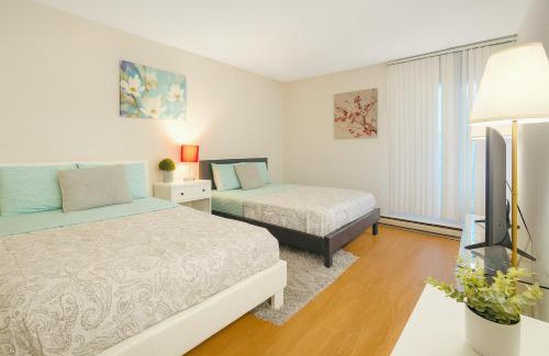 Marina del Rey Apartment | Venice Breeze 2BR - Pool, Hot Tub, Gym - 6-min Walk to Beach