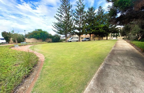 Wannanup Apartment | Venice on the beach