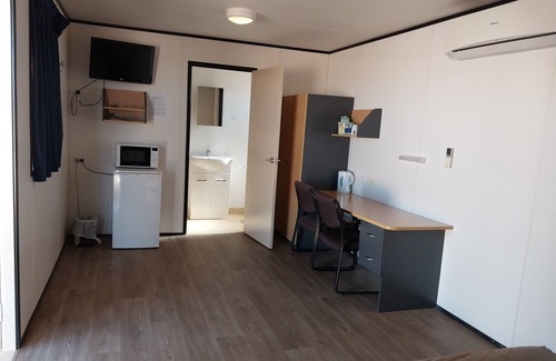 Coober Pedy House | Venushill Bed and Breakfast