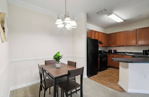 Valley Apartment | Verandas 1931I Serene Oasis W Modern Convenience