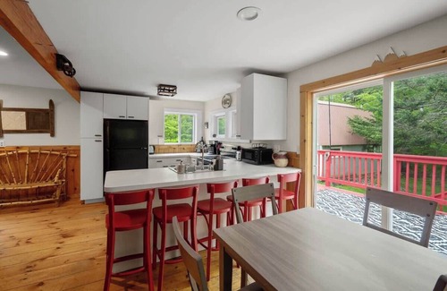 Stratton House | Vermont State of Mind | Near Stratton & Mt. Snow!