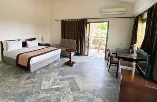 Lome Hotel | Veronica Guest House