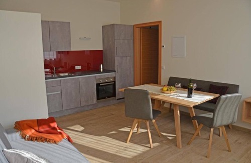 Unterrain/Riva di Sotto House | Versigglhof Apartment with Balcony 2