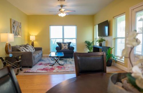 Kreole Apartment | Very Nice 3BR 2BA Balcony & Peaceful Neighborhood -H-