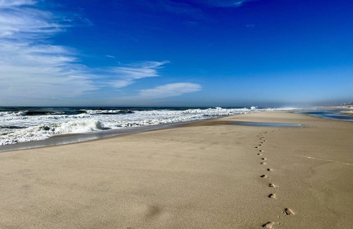Quogue House | Very rare, steps to the Ocean on Dune Road in Quogue
