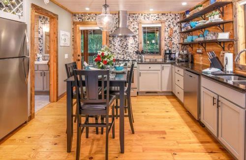 Pigeon Forge House | Veteran Host Pets Allowed Sleeps 4 No Minimum Nights