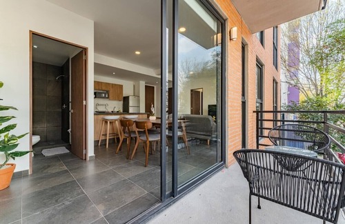 Doctores Apartment | VH | Doctores 2 bedroom w/balcony and parking I 207