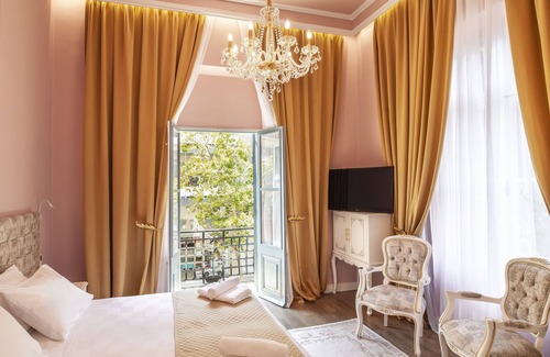 Rhodes House | Via Villa Iliotti