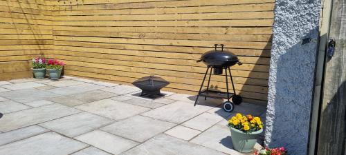 Merthyr Tydfil Apartment | Viaduct View - Cefn Coed