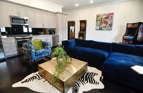 Central Business District Hotel | Vibrant Downtown New Orleans Escape: Prime CBD Location + Walk Everywhere