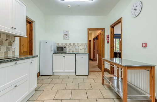 Woolland Cottage | Victoria Albert - UK49992