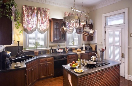 Mound City Bed & Breakfast | Victorian Splendor in So. Illinois: wallmanor.com