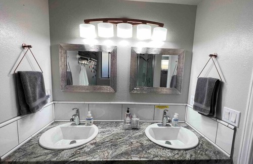 Redding Apartment | Victory Suite- Private Entrance + Bathroom