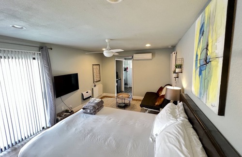 Redding Apartment | Victory Suite- Private Entrance + Bathroom