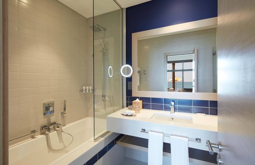 Umm al Quwain Hotel | Vida Beach Resort Umm Al Quwain