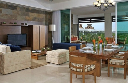 Puerto Juarez Resort | VIDANTA GRANDLUXXE 2 BR MASTER VILLA. THE 2ND BR IS IN A SEPARATE LOCKOFF