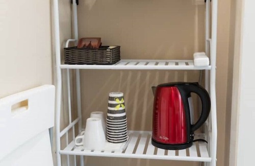 San Carlos Apartment | View of Mountain & Private Entrance & Pool n Silicon Valley Stanford University